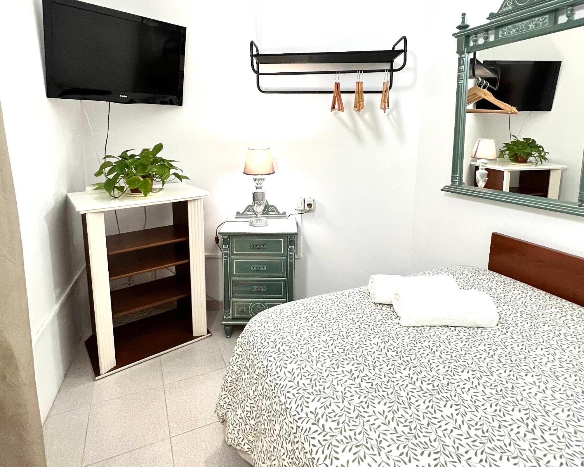 Habitaciones en Pisos compartidos cerca al Mar! Alcalá la Real Exterior foto