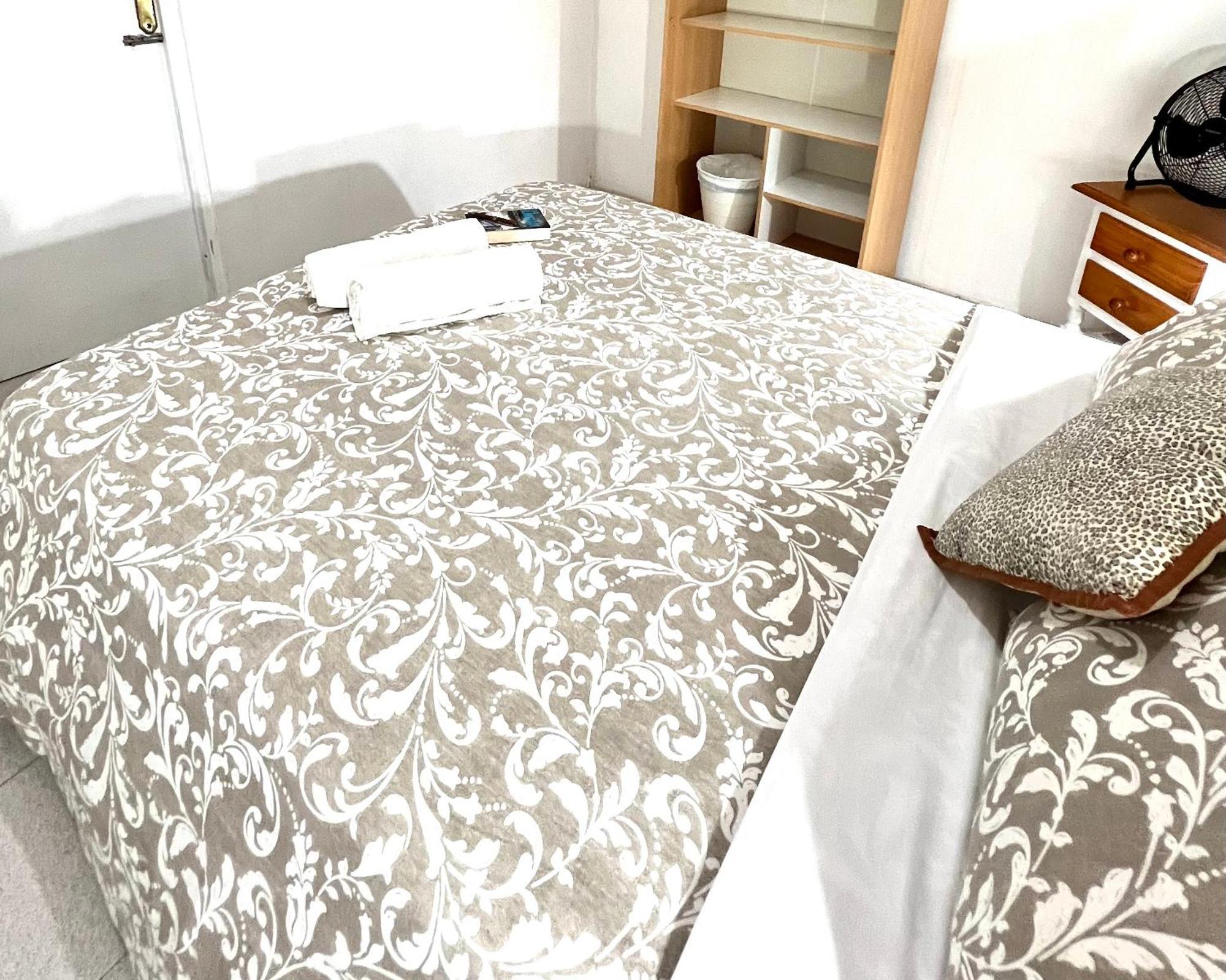 Habitaciones en Pisos compartidos cerca al Mar! Alcalá la Real Exterior foto